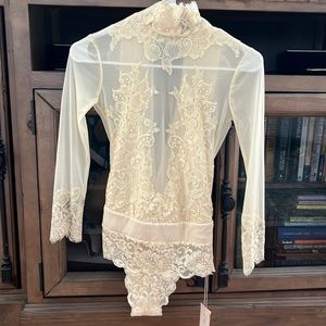We are HAH lace bodysuit XS